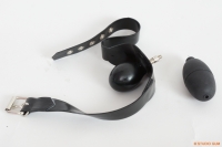 Birnenknebel mit Riemen I