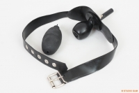 Birnenknebel mit Atemloch und Riemen I